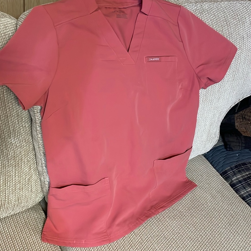 Jaanuu Scrub Top Medium